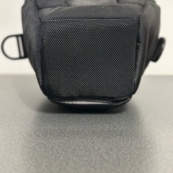 Case Logic Luminosity Compact Holster - Picture 6 of 16